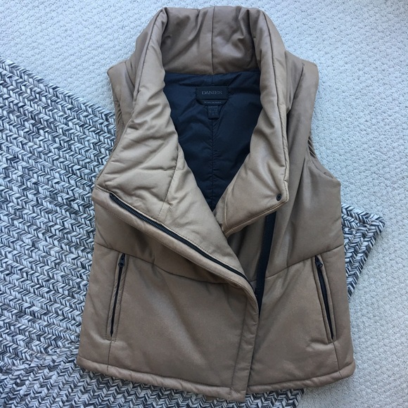 Danier - Leather Thinsulate Vest - Picture 3 of 9